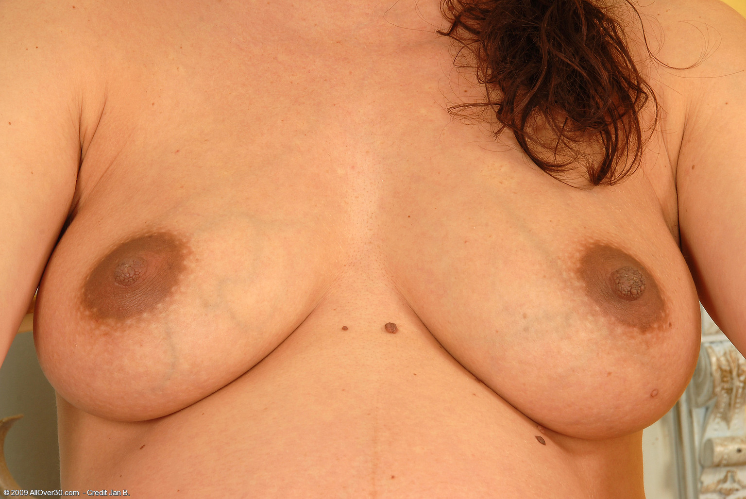 волосатые соски на грудях у женщин фото 68